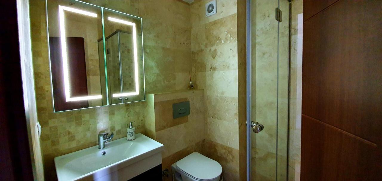 Solid Apartment Mamaia