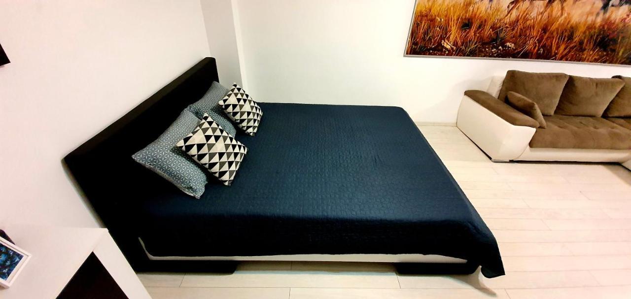 Solid Apartment *