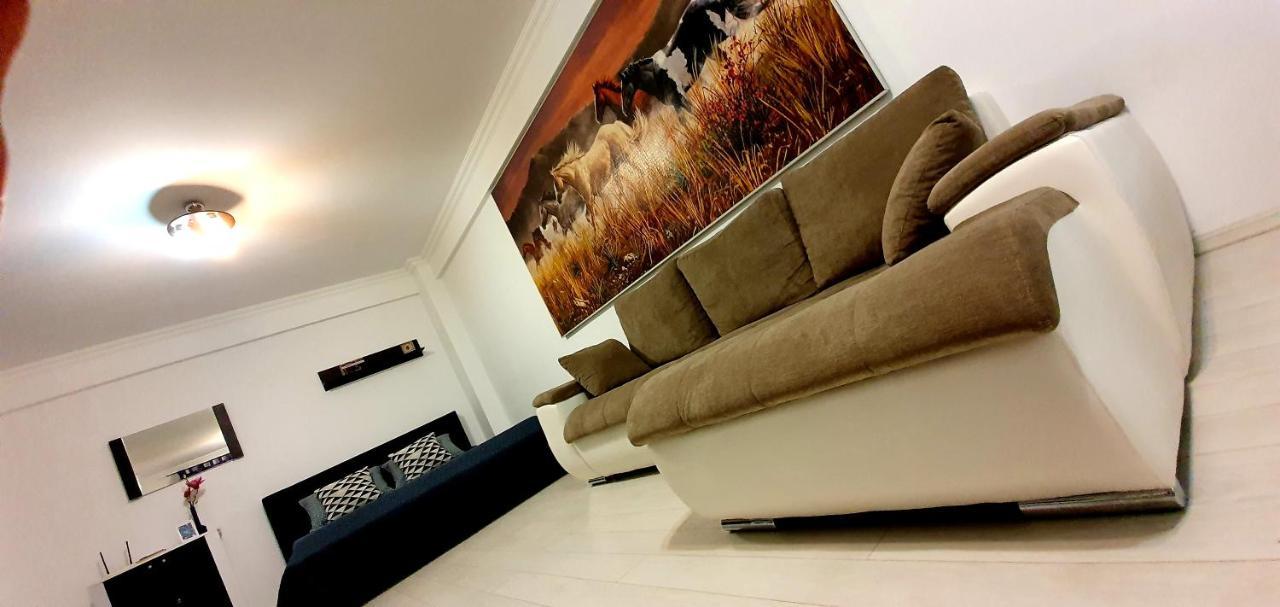 Apartment Solid *