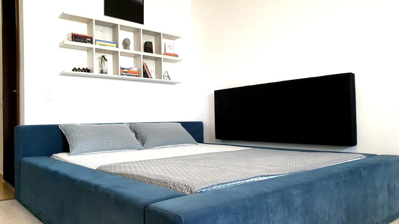 Solid Apartment *